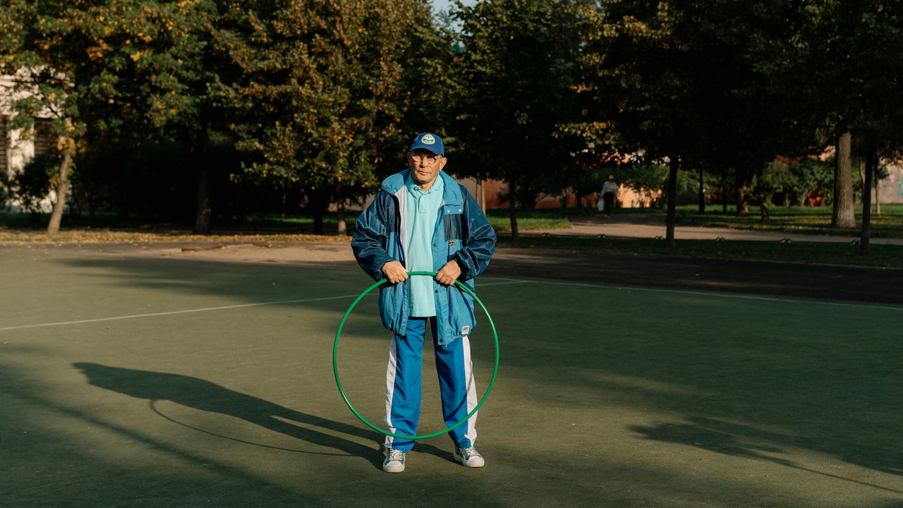 Read this tracksuit buying guide before buying your next one