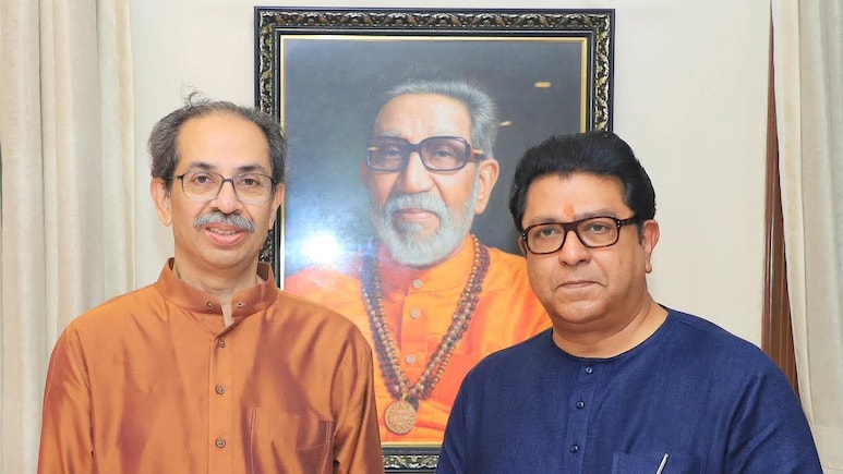 Raj Thackeray Enters Matoshree After 13 Years. His Last Visit Was After Balasaheb's Death