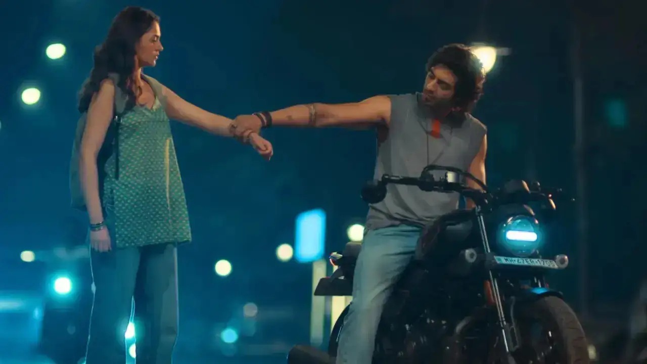 Saiyaara Box Office Collection Day 1: सैयारा ने रच डाला इतिहास, बॉलीवुड के किसी भी स्टार किड की बिगेस्ट ओपनिंग