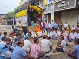 Lingayats Of A Maharashtra Town Don't Have Burial Ground. So They Did This Lingayats Of A Maharashtra Town Don't Have Burial Ground. So They Did This