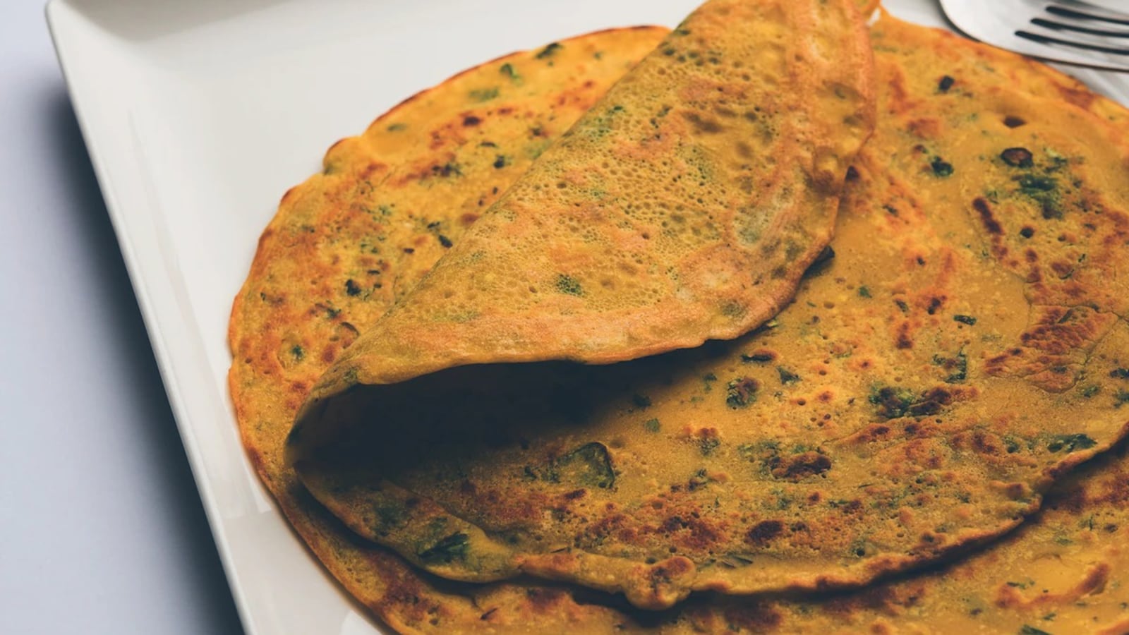 Why Your Besan Chilla Breaks While Flipping And How To Fix It