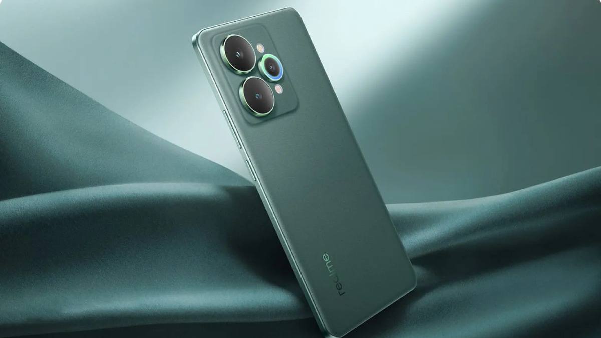 Realme 15 5G, 15 Pro 5G भारत में लॉन्च; इनमें है 12GB तक रैम और 7000mAh बैटरी, जानें कीमत