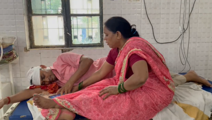 बिहार : समस्तीपुर में पुलिस टीम पर हमला, थानेदार का टूटा हाथ, 3 पुलिसकर्मी घायल