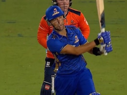 VIDEO: ट्रेंट बोल्ट ने इस बार गेंद से ज्यादा बल्ले से किया धमाका, हारती हुई बाजी जीत गई एमआई VIDEO: ट्रेंट बोल्ट ने इस बार गेंद से ज्यादा बल्ले से किया धमाका, हारती हुई बाजी जीत गई एमआई