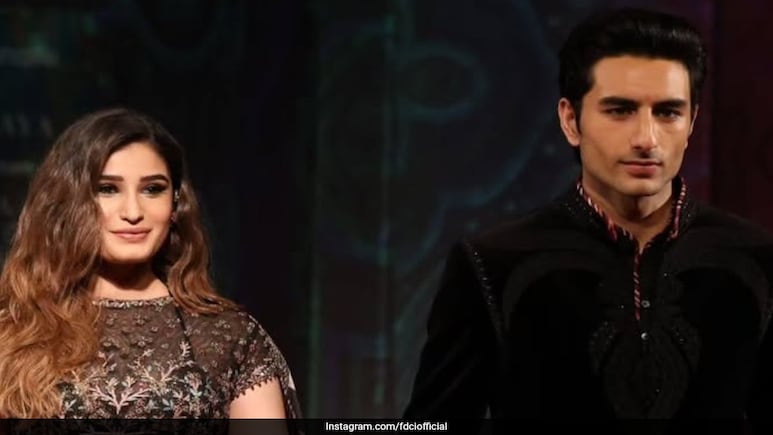 ICW 2025 Finale: Rasha Thadani And Ibrahim Ali Khan Twin In Black And Gold Ensembles For JJ Valaya ICW 2025 Finale: Rasha Thadani And Ibrahim Ali Khan Twin In Black And Gold Ensembles For JJ Valaya