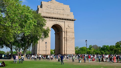 Picnics Banned At India Gate, 5 Best Picnic Spots In Delhi To Try Instead