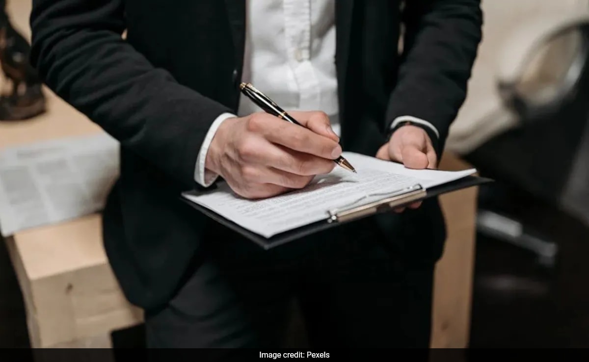 Завършителите могат да изследват различни кариерни пътеки включително съдебни спорове