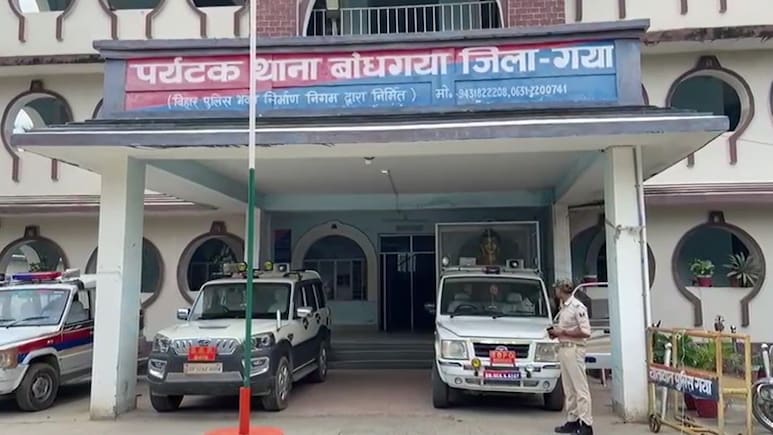 नौकरी के लिए दौड़ में हुई बेहोश, अस्पताल जाते समय एंबुलेंस में रेप, होमगार्ड अभ्यर्थी से दरिंदगी