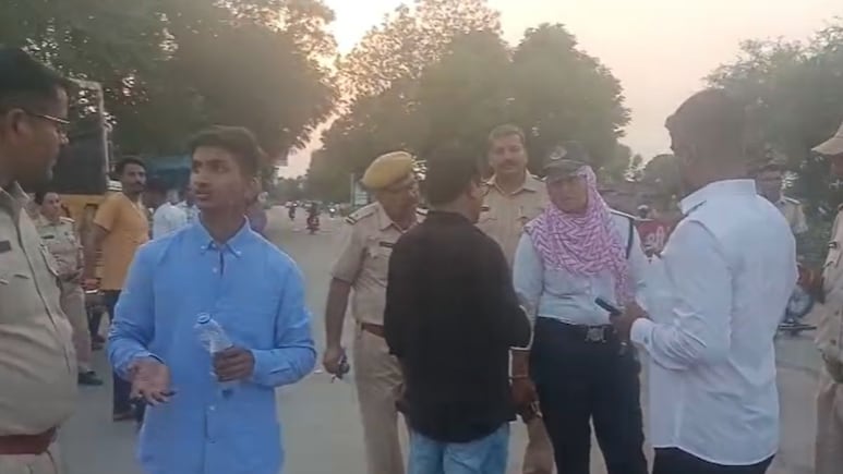 Khatushyamji: खाटूश्याम में भक्तों की भीड़ से लगा जाम, 40 वाहन को किया गया जब्त