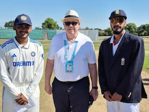 1st Test Live: Flintoffs Son Departs, England 3-Down In 350-Run Chase