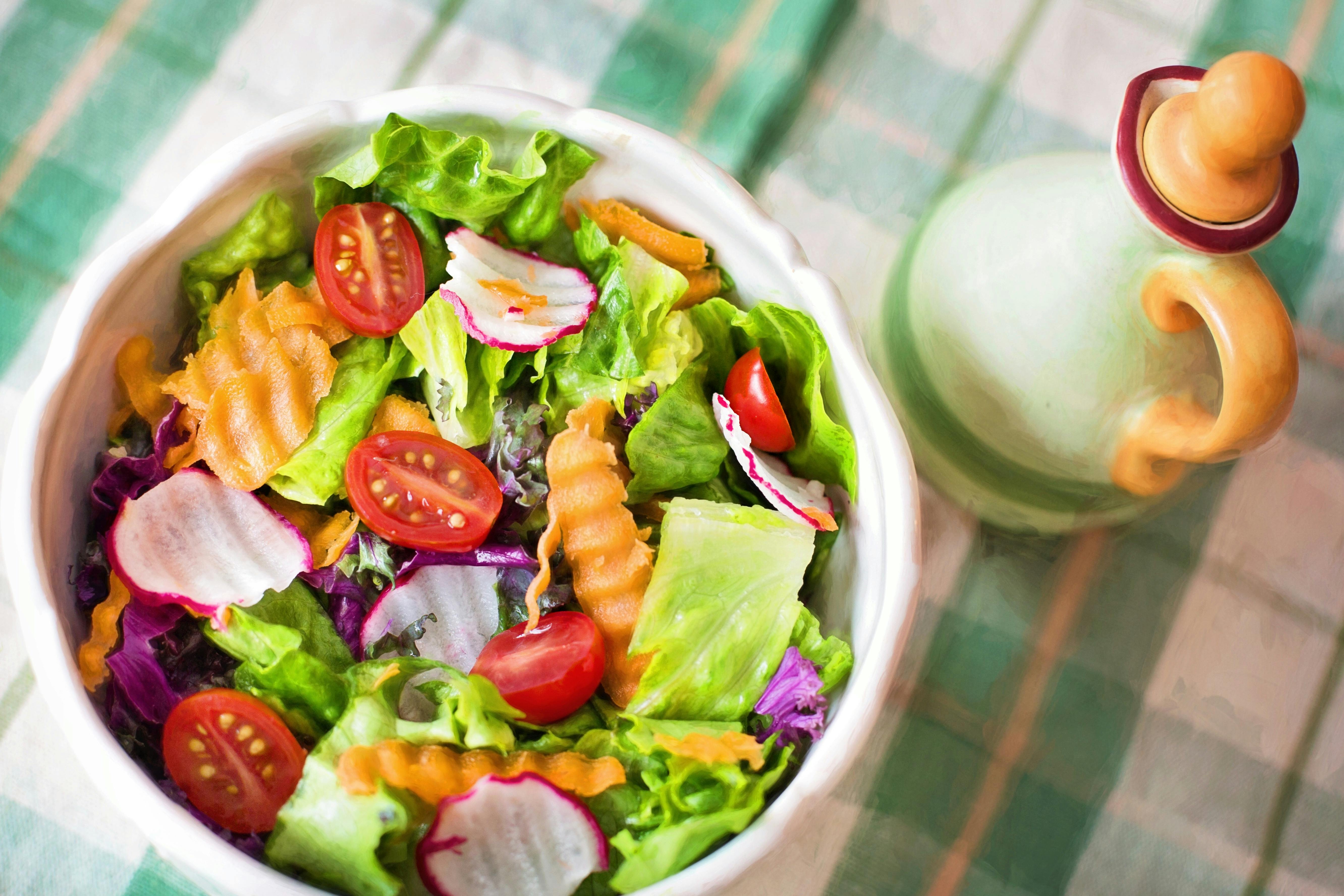 What Happens When You Eat Salad Before Lunch? 5 Amazing Benefits You Need To Know