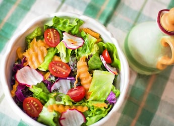 What Happens When You Eat Salad Before Lunch? 5 Amazing Benefits You Need To Know