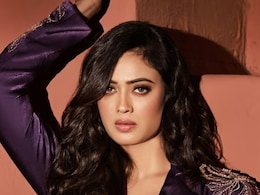 Shweta Tiwari Says Yoga Isn't Her Go-To Fitness Mantra, This Is What She Does Instead Shweta Tiwari Says Yoga Isn't Her Go-To Fitness Mantra, This Is What She Does Instead