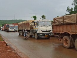 Mumabi-Goa Highway: मुंबई-गोवा महामार्गावरील वाहतूक 10 तासांपासून ठप्प, LPG टँकर उलटल्याने वाहनांच्या रांगा