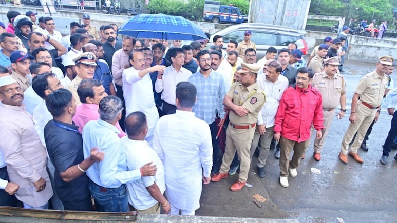 Pune : हिंजवडी परिसरातील वाहतूक कोंडी कशी सोडवणार? अजित पवारांनी सांगितला प्लॅन