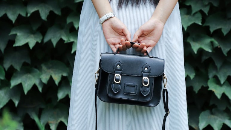 Allen Solly, MIRAGGIO, Van Heusen के Handbags ने मचा दिया धमाल, आधे हो गए इनके दाम, तो आप क्यों है पीछे Allen Solly, MIRAGGIO, Van Heusen के Handbags ने मचा दिया धमाल, आधे हो गए इनके दाम, तो आप क्यों है पीछे