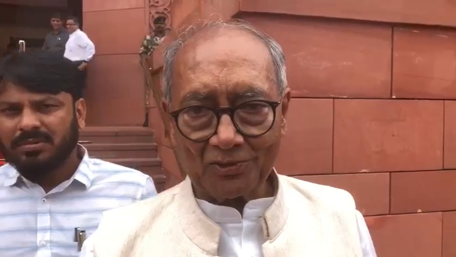 ना हिंदू आतंकवादी हो सकता है ना मुसलमान, कुछ लोग होते हैं जो... मालेगांव फैसले पर दिग्विजय सिंह