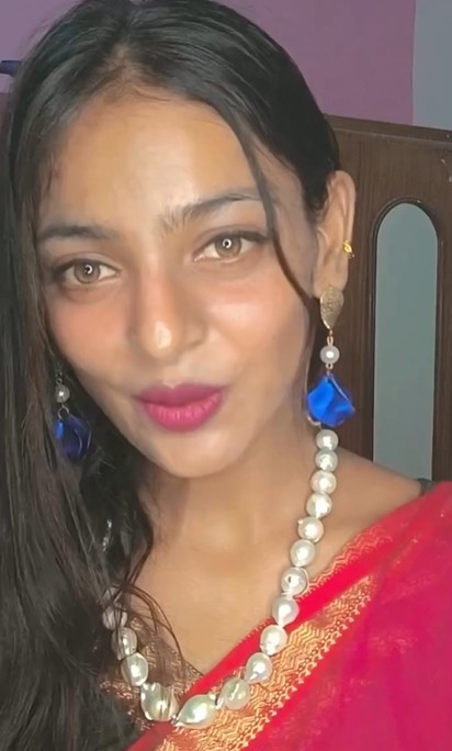 Monalisa ने पहनी लाल साड़ी, सलमान-ऐश्वर्या के 26 साल पुराने गाने पर किया परफॉर्म, लोगों को याद आई वो रोमांटिक केमिस्ट्री