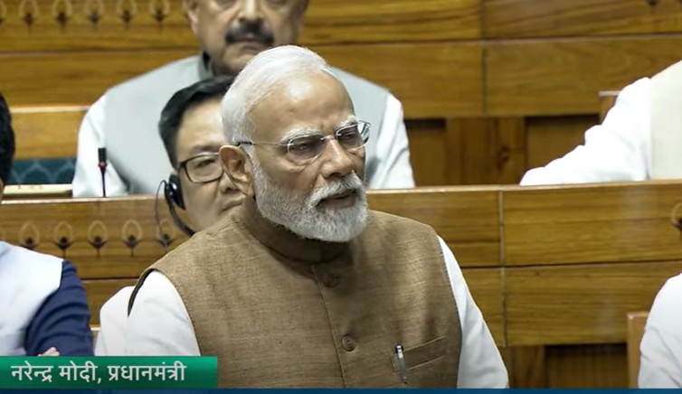 LIVE: ये विजयोत्सव आतंकी ठिकानों को मिट्टी मिलाने का... लोकसभा में PM मोदी
