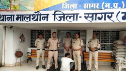 मामूली विवाद में खूनी वारदात, पिता ने कुल्हाड़ी से काट दिए बेटी के हाथ... पुलिस ने किया गिरफ्तार