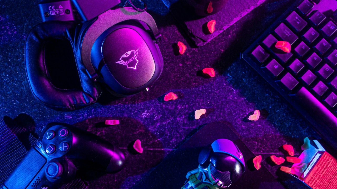 Buy Gaming Headphones Under 2k on Amazon