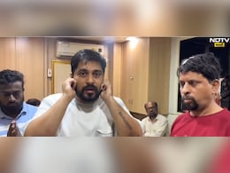 "<i>Marathi Ko Mara</i>?": How Phone Recharge Dispute Snowballed Into Marathi Row "<i>Marathi Ko Mara</i>?": How Phone Recharge Dispute Snowballed Into Marathi Row