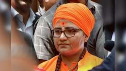गैर-हिंदुओं से प्रसाद न ख़रीदें, मंदिर के पास मिलें तो 'ठुकाई करो'- प्रज्ञा ठाकुर