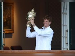 Wimbledon Final:  यानिक सिनर ने जीता विंबलडन खिताब, कार्लोस अल्कारेज को हराकर 35 दिनों पहले मिली हार का लिया बदला Wimbledon Final:  यानिक सिनर ने जीता विंबलडन खिताब, कार्लोस अल्कारेज को हराकर 35 दिनों पहले मिली हार का लिया बदला