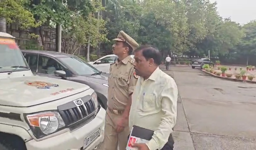 यूपी में मंत्री ने अपने ही पीए को गिरफ्तार करने के लिए क्यों बुला ली पुलिस