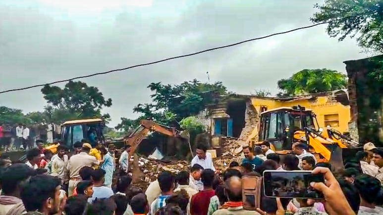 झालावाड़ स्कूल हादसा: 7 मासूमों की मौत का जिम्मेदार कौन? सवालों के घेरे में हर कोई