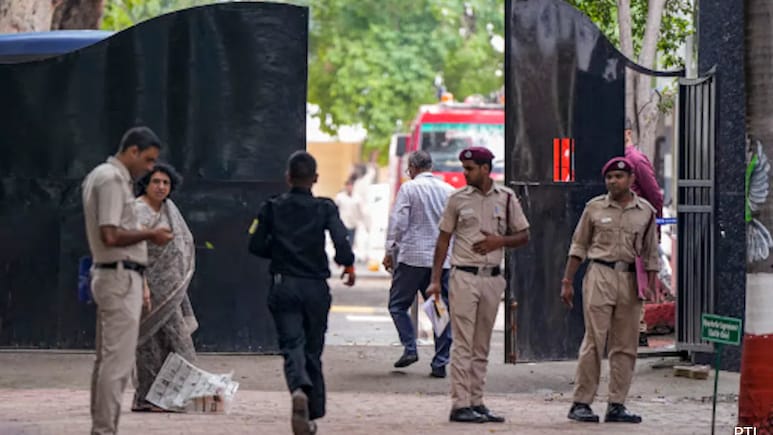 12-Year-Old Detained For Sending Bomb Threat E-mail To Dwarka School