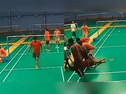 खेलते-खेलते चली गई जान, हैदराबाद में बैडमिंटन खेलते वक्त 25 वर्षीय युवक की हार्ट अटैक से मौत खेलते-खेलते चली गई जान, हैदराबाद में बैडमिंटन खेलते वक्त 25 वर्षीय युवक की हार्ट अटैक से मौत