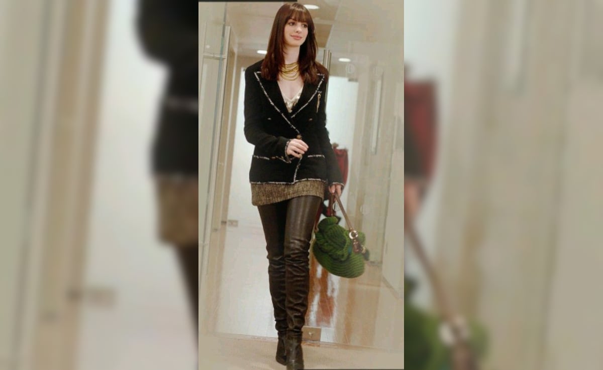 Anne Hathaways all black outfit. Photo: YouTube/vanitycoke Anne Hathaways all black outfit. Photo: YouTube/vanitycoke