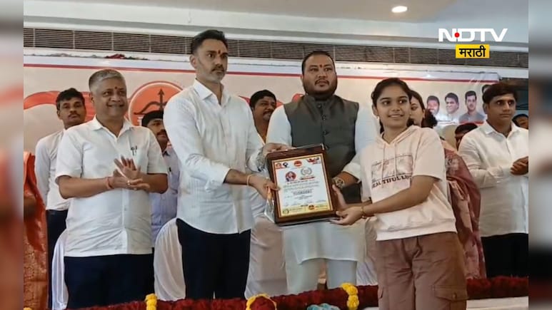 Shiv Sena News: 'अशी मुलाखत जगात पहिल्यांदाच', अडचणीत सापडलेले कदम 'त्या' मुलाखतीबाबत काय म्हणाले? Shiv Sena News: 'अशी मुलाखत जगात पहिल्यांदाच', अडचणीत सापडलेले कदम 'त्या' मुलाखतीबाबत काय म्हणाले?