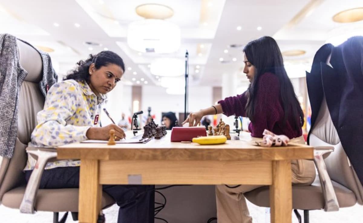 Women's Chess World Cup Final LIVE, Koneru Humpy vs Divya Deshmukh Tie-Breaker: Viswanathan Anand Slams Divya's Bold Strategy - "Don't Like..."