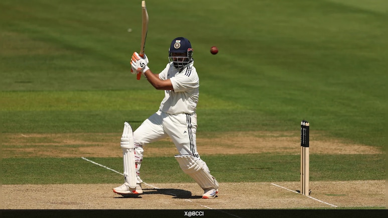 IND vs ENG : ...तर ऋषभ पंतने मँचेस्टर कसोटी सामन्यात खेळू नये - रवी शास्त्रींचं मोठं विधान