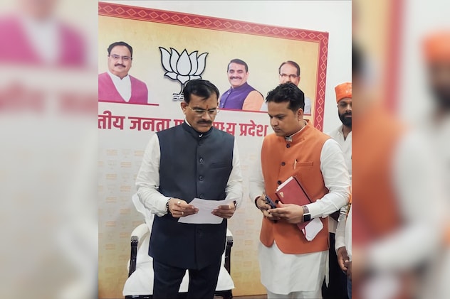 पूर्व प्रदेश अध्यक्ष वीडी शर्मा संग भिंड जिले के भाजपा युवा मोर्चा के जिलाध्यक्ष विक्रांत सिंह कुशवाह. पूर्व प्रदेश अध्यक्ष वीडी शर्मा संग भिंड जिले के भाजपा युवा मोर्चा के जिलाध्यक्ष विक्रांत सिंह कुशवाह.