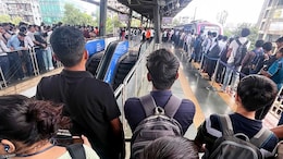 Ghatkopar Versova Metro Service : घाटकोपर स्थानकात गर्दी का झाली? मेट्रो प्रशासनाने दिलेली माहिती ऐकून तुम्हाला धक्का बसेल