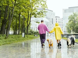 बच्चों से लेकर बड़ों तक, बारिश में सब रहें Dry इन Stylish और Budget-Friendly Rain Coats के साथ बच्चों से लेकर बड़ों तक, बारिश में सब रहें Dry इन Stylish और Budget-Friendly Rain Coats के साथ