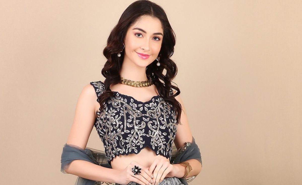 Fish-cut lehenga पहन Janhvi Kapoor ने किया हैरान, आप भी करके देखें ट्राई, हर कोई हो जाएगा आपका फैन