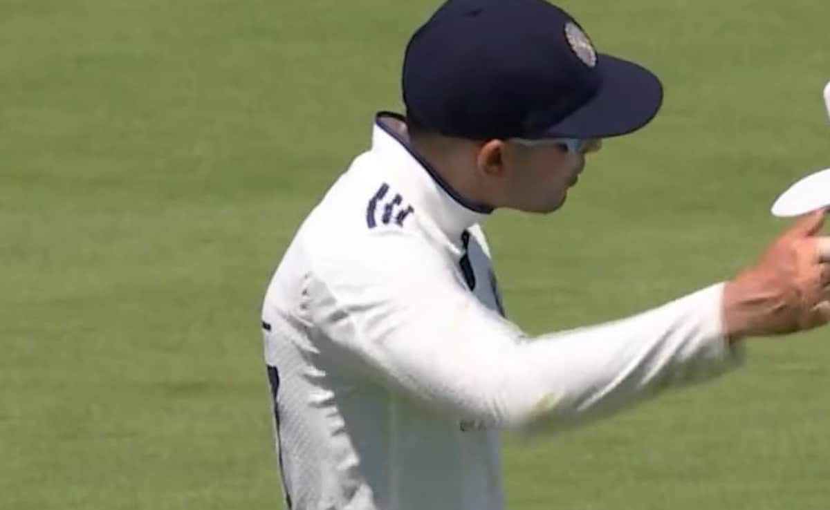 "If This Would Have Happened In India...": Sunil Gavaskar Furious Over Dukes Ball Row In India vs England 3rd Test