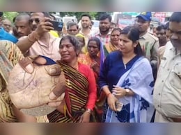 हथेली पर सुसाइड नोट लिख पेड़ से लटका शख्स, पिता ने भी लगाई थी फांसी; पुलिस कॉन्स्टेबल से जुड़ा है दोनों की मौत का मामला