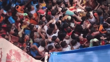 Haridwar Bhagdad News: हरिद्वार के मनसा देवी मंदिर में भगदड़, 6 श्रद्धालुओं की मौत, कई गंभीर रूप से घायल