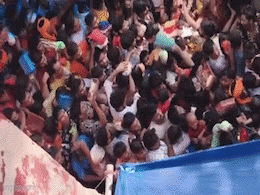 Haridwar Bhagdad News: हरिद्वार के मनसा देवी मंदिर में भगदड़, 6 श्रद्धालुओं की मौत, कई गंभीर रूप से घायल Haridwar Bhagdad News: हरिद्वार के मनसा देवी मंदिर में भगदड़, 6 श्रद्धालुओं की मौत, कई गंभीर रूप से घायल