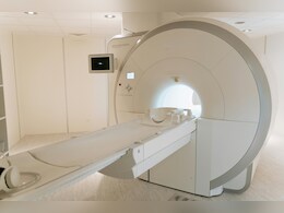 US Man Wearing Large Metallic Chain Sucked Into MRI Machine