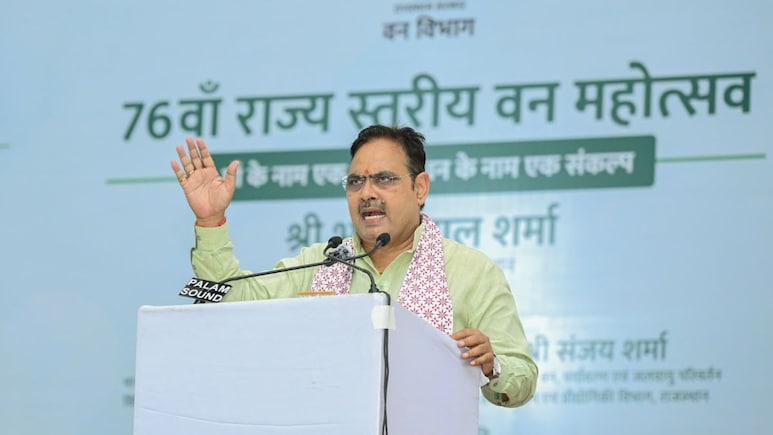 राजस्थान में हरियाली तीज पर वृक्षारोपण का बना रिकॉर्ड, एक दिन में लगे ढाई करोड़ पौधे राजस्थान में हरियाली तीज पर वृक्षारोपण का बना रिकॉर्ड, एक दिन में लगे ढाई करोड़ पौधे