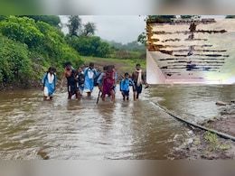 झालावाड़ जैसा हादसा होने का डिंडौरी में शिक्षिकाओं को डर, खंडहर हो रहे स्कूल में पढ़ रहे बच्चे झालावाड़ जैसा हादसा होने का डिंडौरी में शिक्षिकाओं को डर, खंडहर हो रहे स्कूल में पढ़ रहे बच्चे