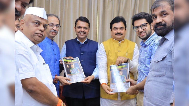 कल खुला ऑफर, आज मुलाकात... फडणवीस और उद्धव ठाकरे के बीच आखिर चल क्या रहा?