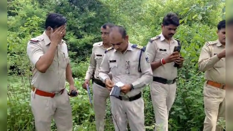 पेड़ एक, फंदा एक और शव दो... लड़का-लड़की मंदिर के पीछे जंगल में लटके मिले, जानें पूरा मामला