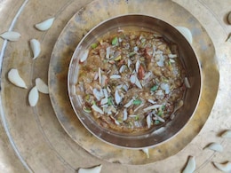 Ever Tried Garlic In A Dessert? Here's How To Make Rajasthani-Style Garlic Halwa Ever Tried Garlic In A Dessert? Here's How To Make Rajasthani-Style Garlic Halwa